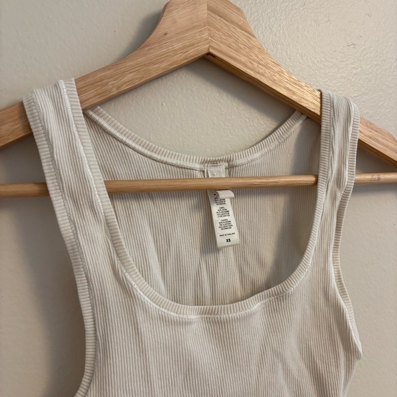 SKIMS Ribbed Ivory Tank - Picture 4 of 7